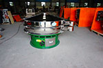 1500型三次元振動(dòng)篩，產(chǎn)量可達(dá)1100kg/h。